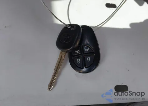 2012 Toyota Sienna Le V6 8 Passenger z USA, uszkodzony, nr VIN 5TDKK3DC5CS224598